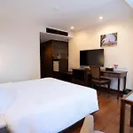 Journeyhub Sukhumvit 26, Bangkok - Formerly St James Hotel